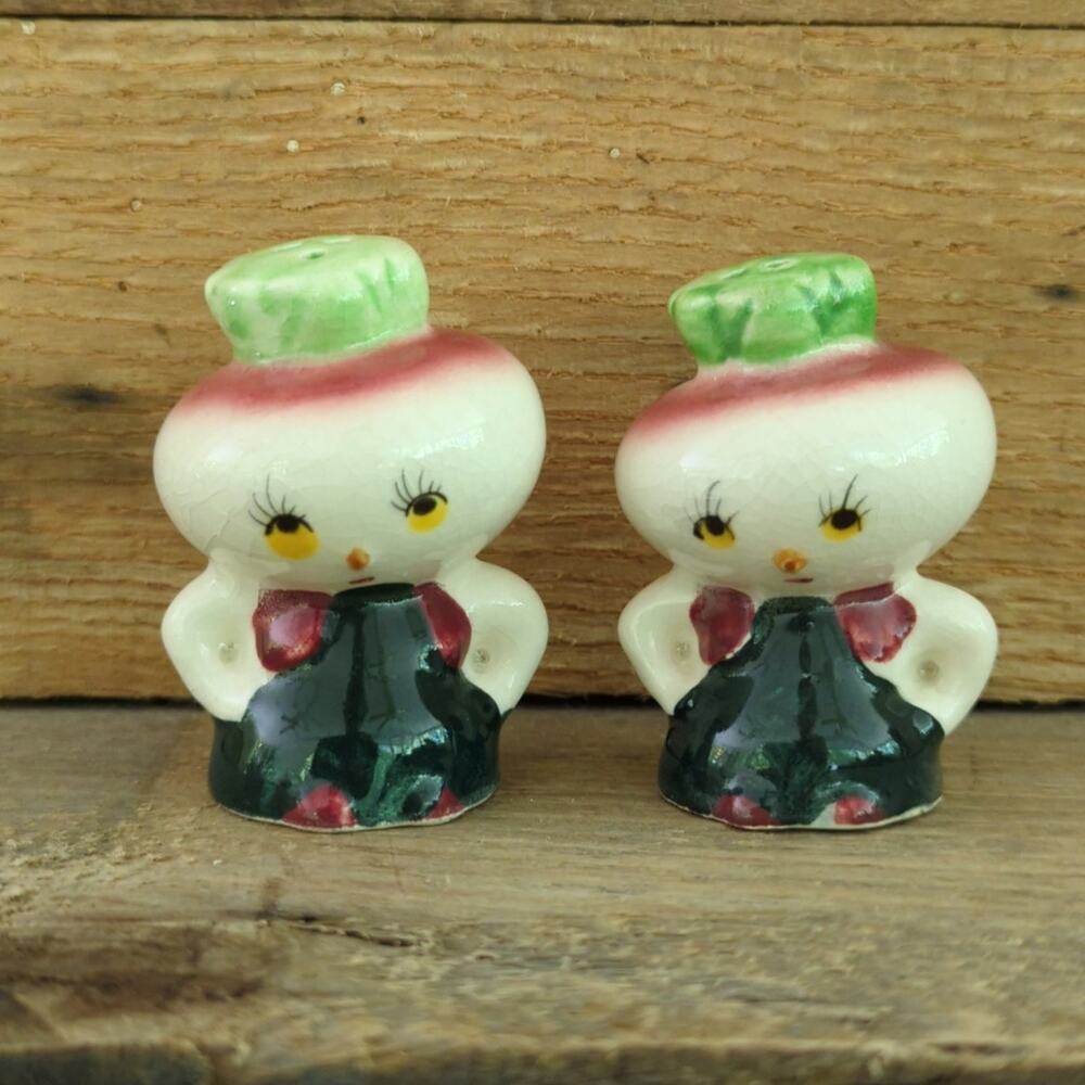 Vintage 1950s Kitschy Anthropomorphic Radish Salt & Pepper Shakers Made in Japan